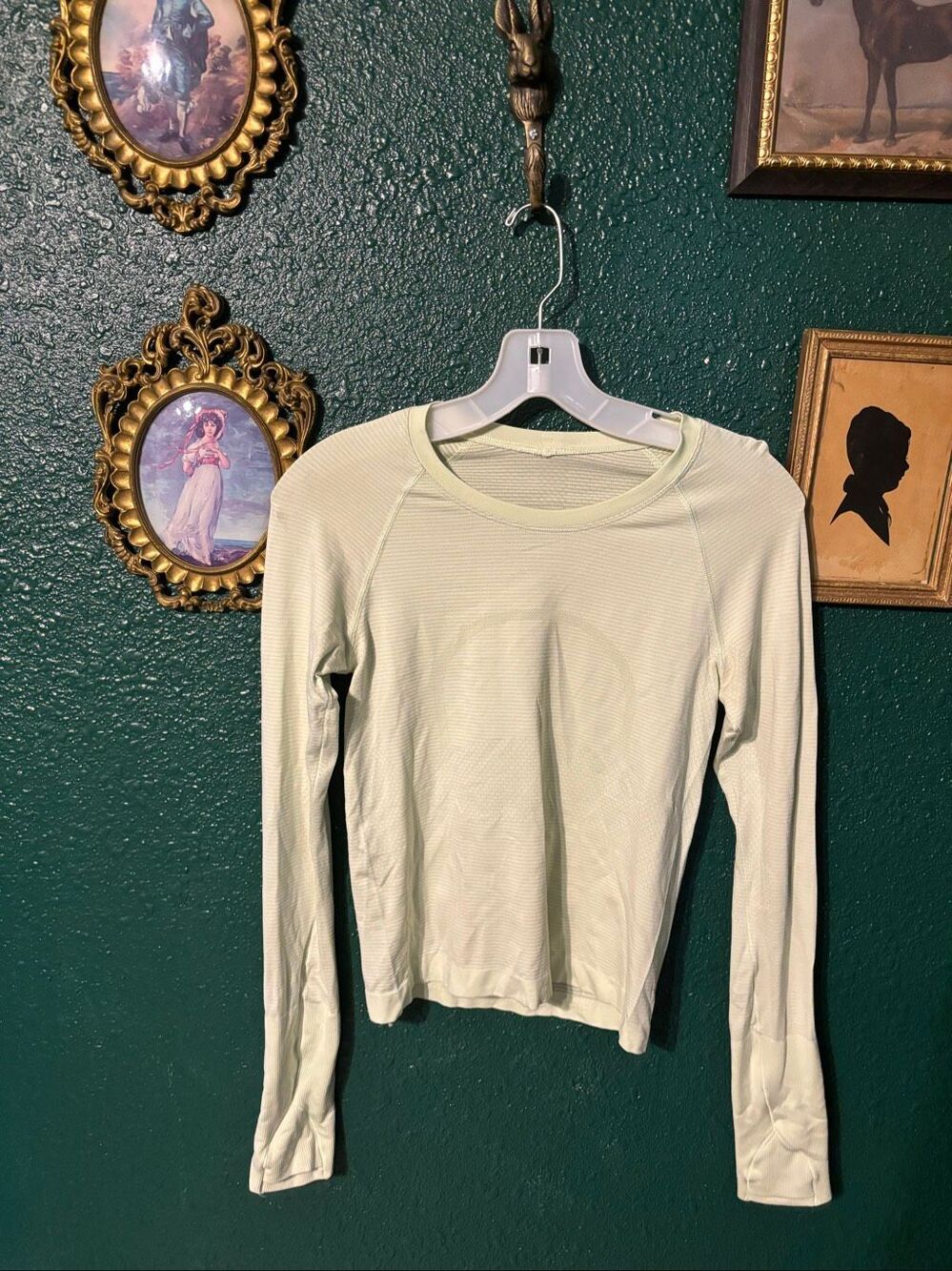Lululemon Swiftly Tech Long Sleeve Size 4 Light Green Race Length